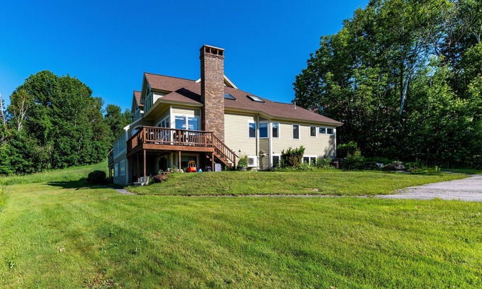 Jackson House | Spacious 4 bd 3.5 ba townhouse, sleeps 8