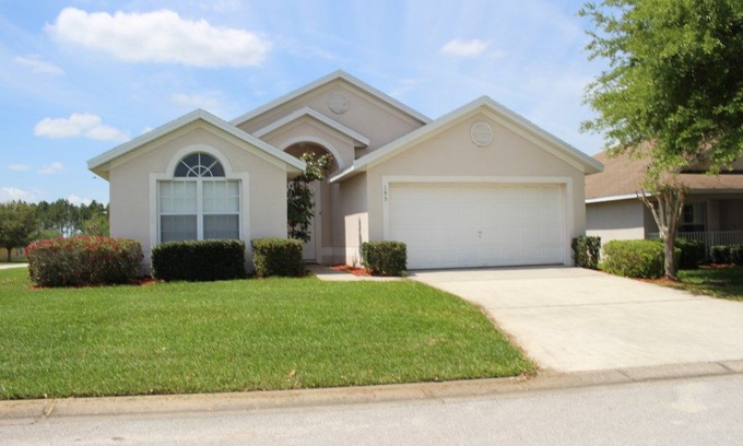 Florida Pines House | Spacious 4 bed, 2 bath private south facing pool home villa with games room at Florida Pines near Disney, Orlando, Florida