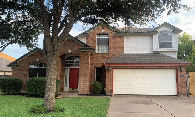 Pflugerville House | Spacious 4 bed house in Pflugerville, close to Austin for ACL and COTA