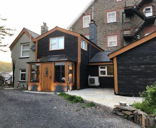 Lynton House | Spacious 4-Bed House in Lynton