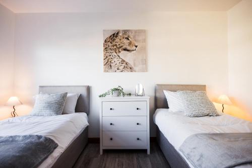 Southampton House | Spacious 4 Bed with Free Parking