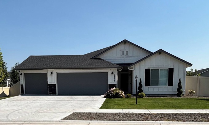 Nampa House | Spacious 4 bedroom 2 bath home in Nampa sleeps 10