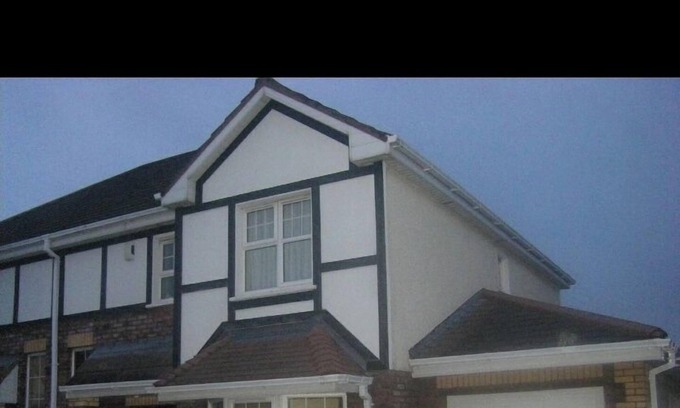 Dooradoyle House | Spacious 4 Bedroom House in limerick