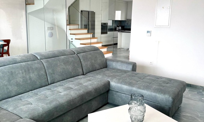 Mali Maj Apartment | Spacious 4-Bedroom Seafront Villa , with WiFi, AC & Breathtaking View