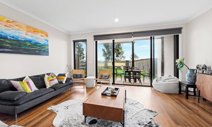 Sanctuary Lakes House | Spacious 4-bedroom townhome with WiFi and AC in wonderful Point Cook