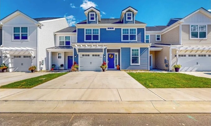 Frankford House | Spacious 4-Bedroom Townhome in Frankford just minutes away from Bethany Beach