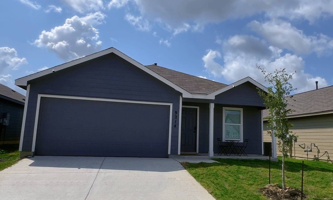 Southside House | Spacious 4-Bedroom Retreat Near Lackland AFB