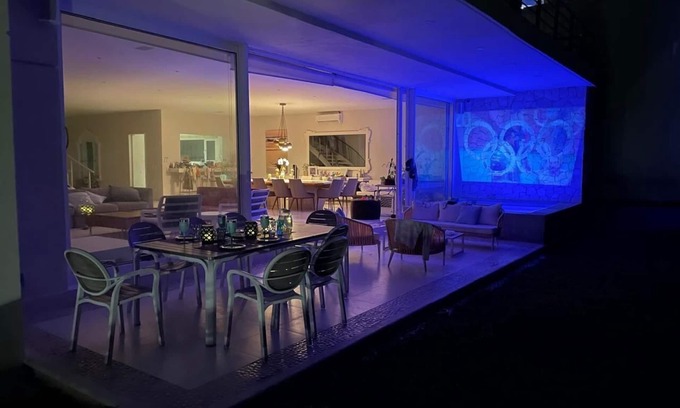 Zona Hotelera Villa | Spacious 4-bedroom villa with WiFi, AC in charming Cancún