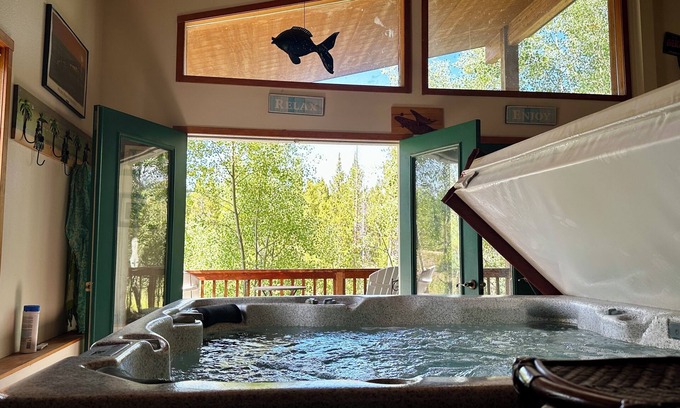 Fraser Cabin | Spacious 4-Story Mountain Cabin in Fraser - Hot Tub + Pet-Friendly Retreat