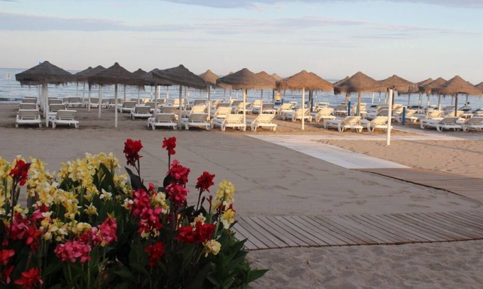 Costa del Sol Apartment | Spacious 4bedroom apart 110m from the beach. Pool, A/C. Elevator TV internationa
