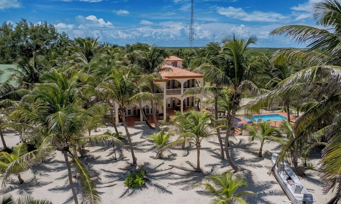 San Pedro Condo | Spacious 4BR Condo w/Sea Views - Great for Groups