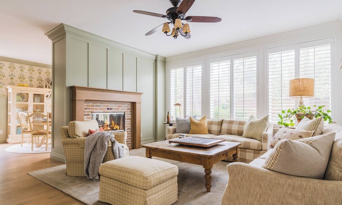 Torrey Highlands House | Spacious 4BR Home w/Fireplace, Work Space & Backyard Dining