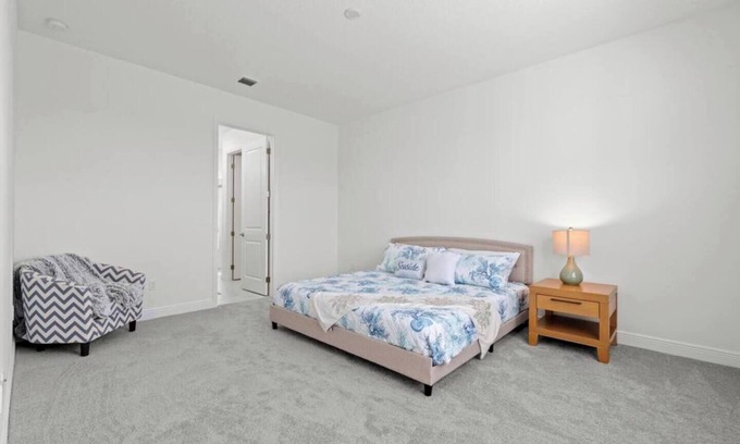 Wellington House | Spacious 5-bedroom house with AC and WiFi in marvelous Loxahatchee Groves