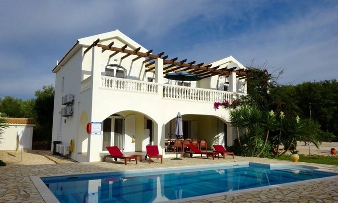 Klismata Villa | Spacious 5 Bed Villa with pool in Kefalonia