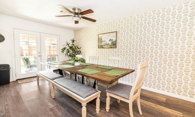 Citrus Heights House | “Spacious 5-Bedroom Retreat – Perfect for Families & Groups”