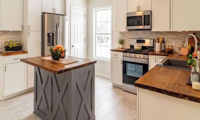 State College House | Spacious 5-bedroom house in delightful State College 3 miles to Beaver Stadium
