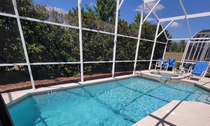 Davenport House | Spacious 5-bedroom house with AC and WiFi in peaceful Davenport, Pool ,billar.,