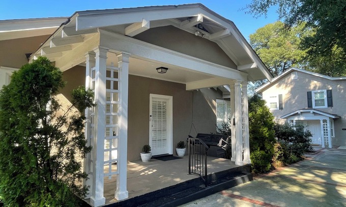 Summerville House | Spacious 5-Bedroom Home with Private Guest Cottage