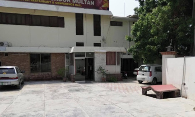 Multan Hotel | Spacious 5-bedroom hotel in charming Multan with AC