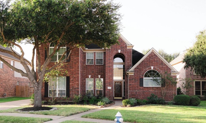 Barker House | Spacious 5-bedroom house with WiFi and AC in fabulous Houston