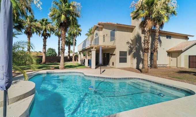 Golden Hills House | Spacious 5-bedroom house in Charming Mesa with Sparkling Pool