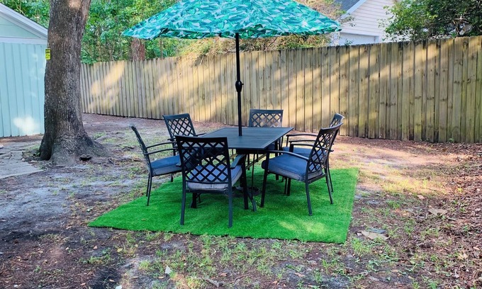 Conway House | Spacious 5-bedroom house with AC and WiFi in charming Conway