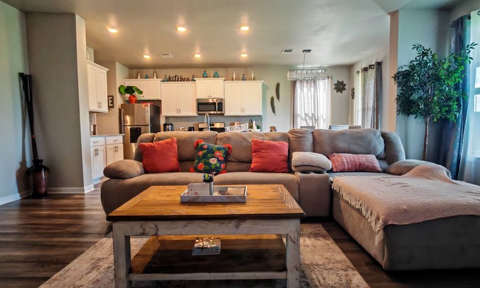 Lake Charles House | Spacious 5-bedroom house in marvelous Lake Charles with AC, WiFi