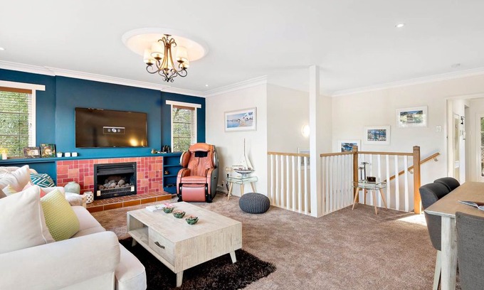 Epsom House | Spacious 5 Bedrooms House in Epsom