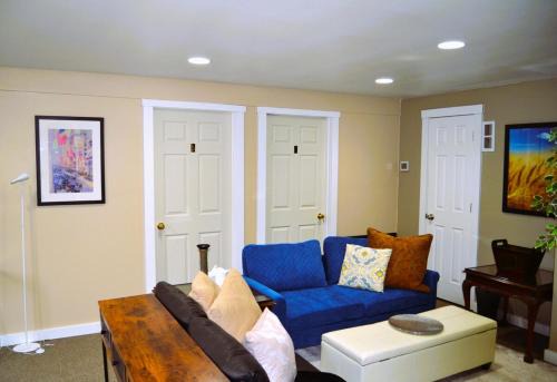 Grand Forks Apartment | Spacious 5BR 8 Beds Sleeps12