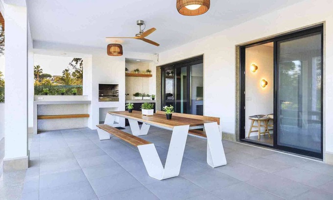 Almancil Villa | Spacious 6-Bed Villa with Private Pool – Quinta do Lago Villa 1125