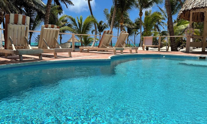 San Pedro Condo | Spacious 7BR Beach Retreat - Ideal for Events