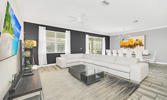 Davenport House | Spacious 9 Bed Pool Home with Game Room-9036HS