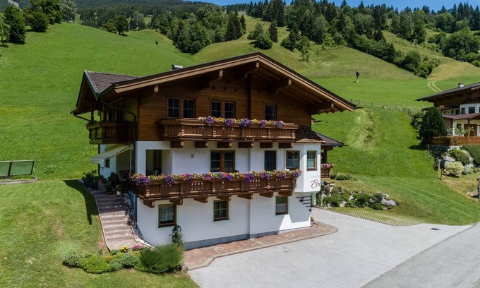 Vorderglemm Apartment | Spacious apartment with a great view