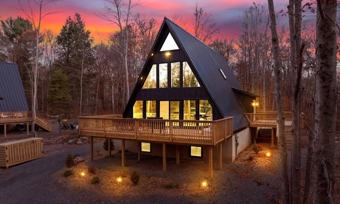 Blakeslee Cabin | Spacious A-Frame | Hot Tub | Movie Room | Firepit