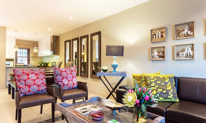 Stellenbosch Central Apartment | Spacious apartment in walking distance to wonderful restaurants in Stellenbosch
