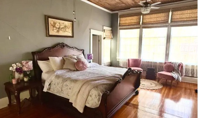 Anderson House | Spacious Anderson Retreat | King Bed & Private Yard