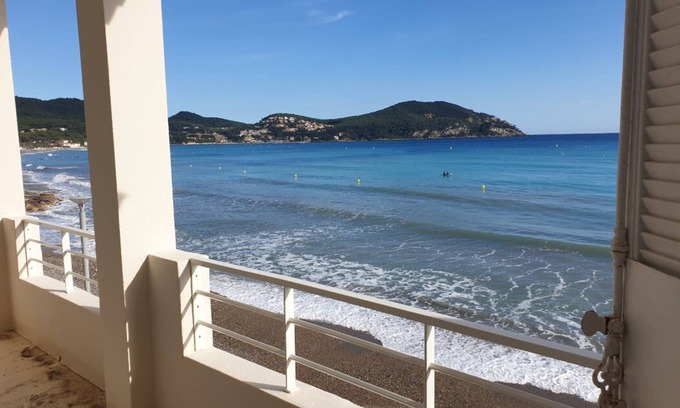 Les Lecques Apartment | Spacious apartment Unobstructed View Of Mediterranean Sea In The Heart Of The Village