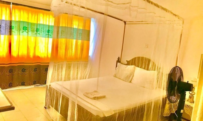 Mombasa Apartment | Spacious apartments directly at the beach in a lively area!