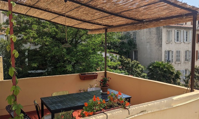 Saint-Lambert Apartment | Spacious apartment & 2 terraces in the heart of Endoume, 10 min from the sea