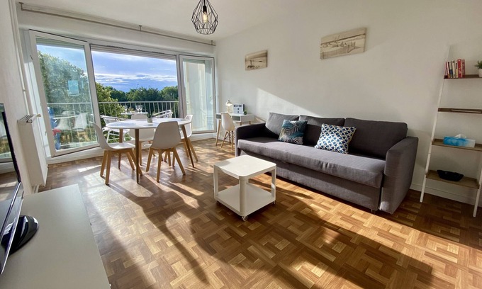 La Rochelle House | Spacious apartment near the ocean
