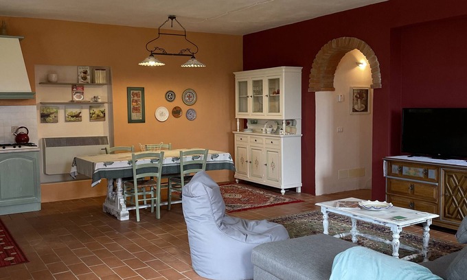 Citta della Pieve Apartment | Spacious apartment fully furnished within a Tuscan Style farmhouse