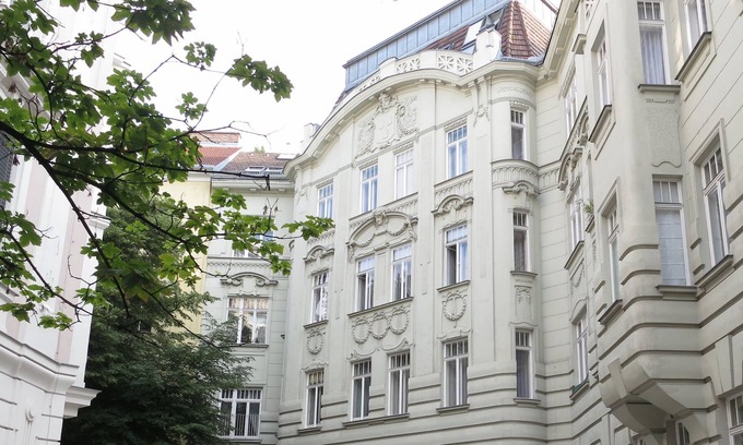 Wahring Apartment | Spacious Apartment in Central Vienna, With Original Features and Character