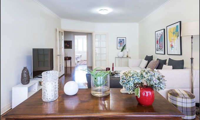 Toorak Apartment | Spacious apartment in prestigious Toorak