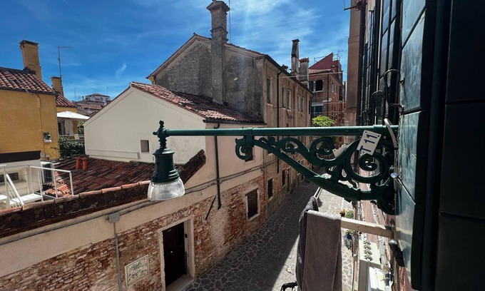 Dorsoduro Apartment | Spacious apartment near the Gallerie dell'Accademia in the heart of Venice