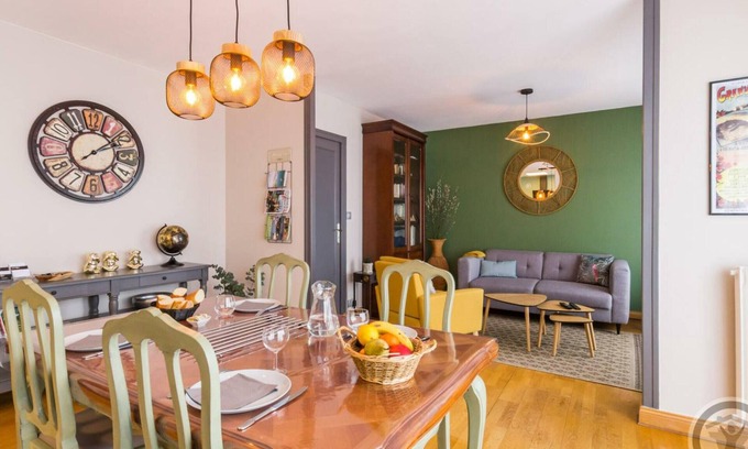 Granville Apartment | Spacious Apartment with Balcony in Granville, Near Beach and Shops