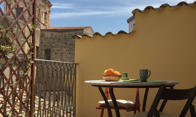Albergheria Apartment | Spacious apartment with terrace in the heart of Palermo's historical old town