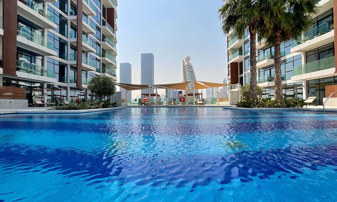 Bur Dubai Apartment | Spacious Apt Near Zabeel Park With Panoramic Views