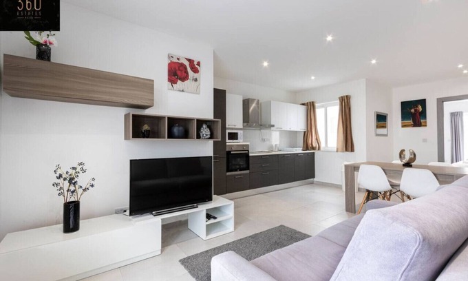 Pieta Apartment | Spacious, beautiful central penthouse with BBQ