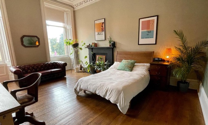 North West Apartment | Spacious & Beautiful Glasgow Westend Apartment - COP26
