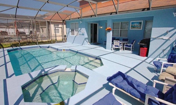 Briargrove Villa | SPACIOUS BEAUTIFUL PALACE VILLA ! Near all Disney parks-10beds sleep 16 people